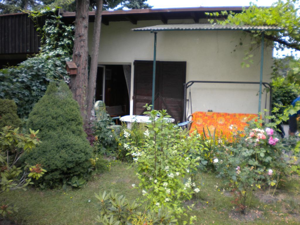 Uroczy Domek Z Ogrodem I Tarasem Myslenice Room photo
